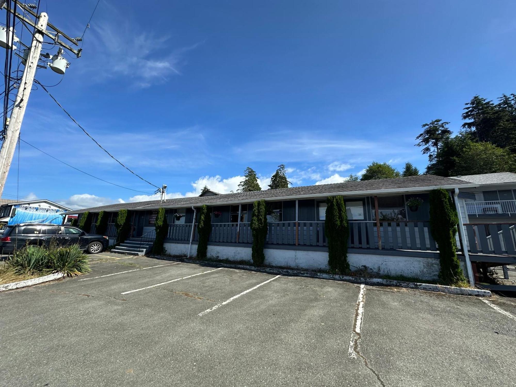 Island West Resort-Motel Ucluelet Eksteriør billede