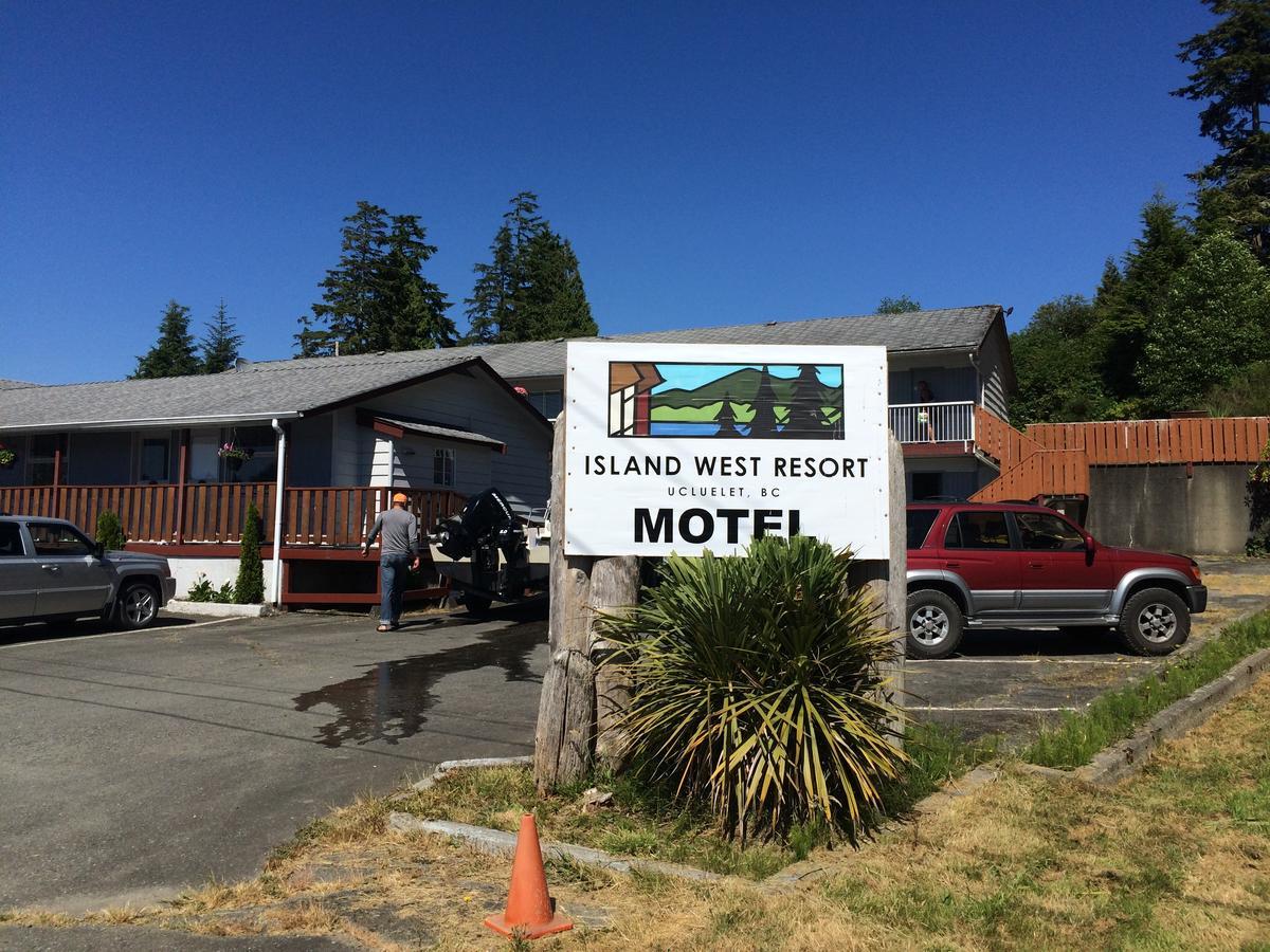 Island West Resort-Motel Ucluelet Eksteriør billede